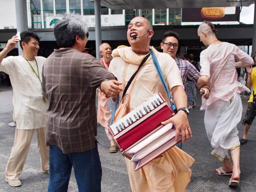 Street chanting in Taiwan